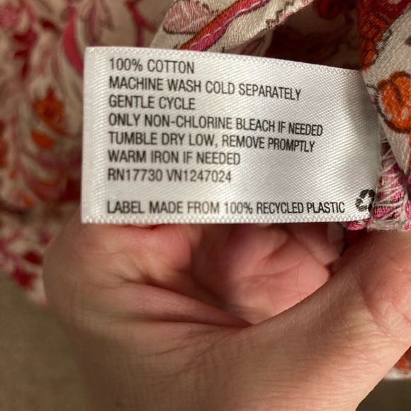 Bright, airy Knox Rose tie-neck peasant blouse. - Picture 5 of 12